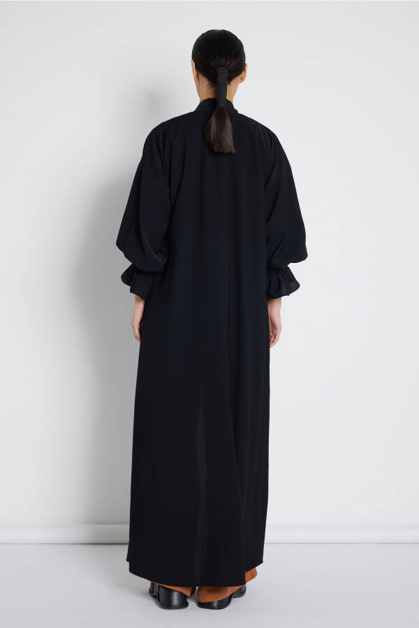 Lastik detaylı siyah abaya - 8