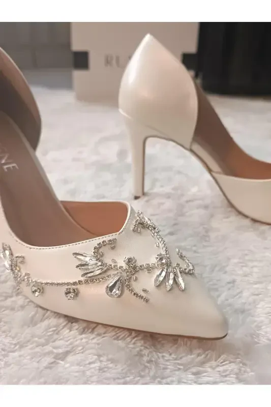 LAVİEN ÖZEL TASARIM GÜMÜŞ TAŞ EL EMEĞİ İŞLEMELİ BEYAZ STİLETTO 8CM GELİN AYAKKABISI - 6