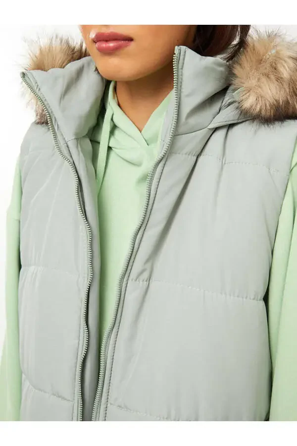 LCW Women's Hooded Puffer Vest - 3