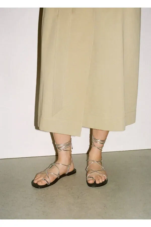 Leather-banded sandals - 4