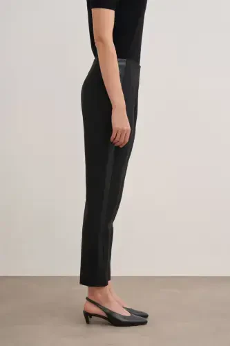 Leather-patched pants - 4