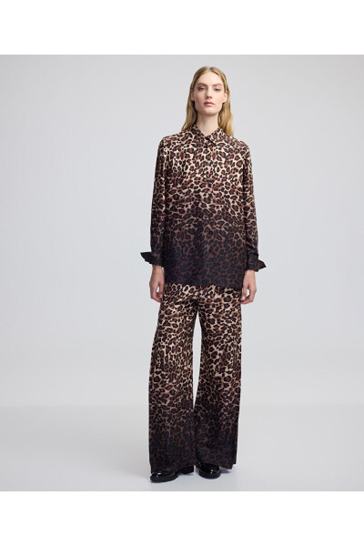 Leopard print shirt with gradient color transition - 5