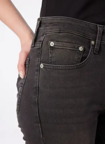 Levis 721 FLYING INTO THE High Waist Skinny Fit Black Women's Denim Pants - 7