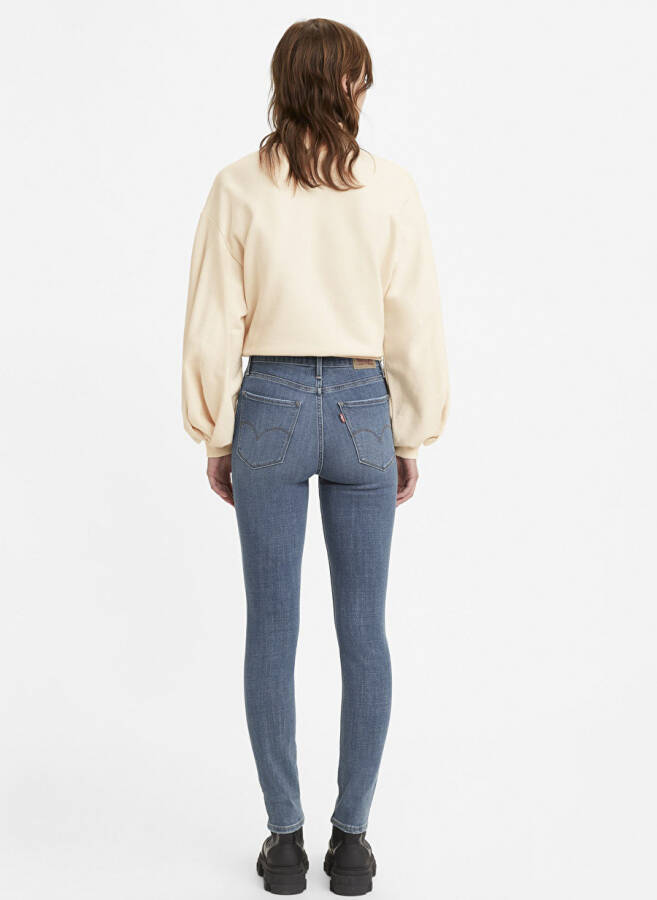 Levi's 721 Ochq'r rangli ayollar uchun yuqori bel skinny fit jinsi shimlari - 3