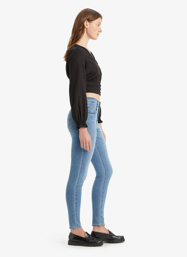 Levi's 721 Skinny Fit ochq oq rangli yuqori belli ayollar uchun jinsi shimlar - 2