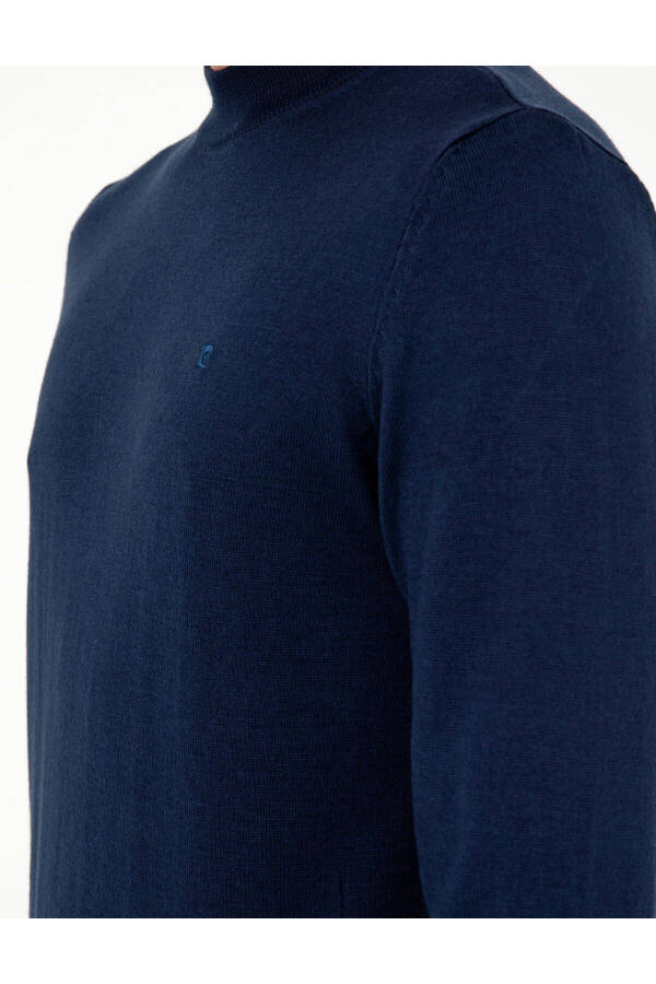 Light Blue Slim Fit Basic Sweater - 21