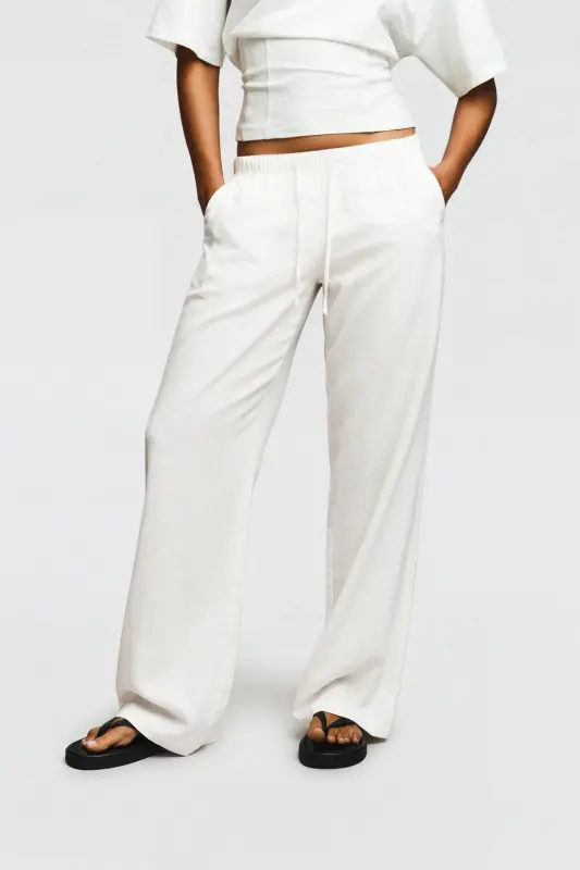 Linen-blend pants with an elastic waistband. - 3