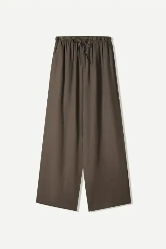 Linen-blend pants with an elastic waistband. - 2