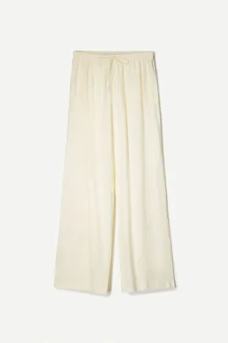 Linen-blend pants with an elastic waistband. - 2