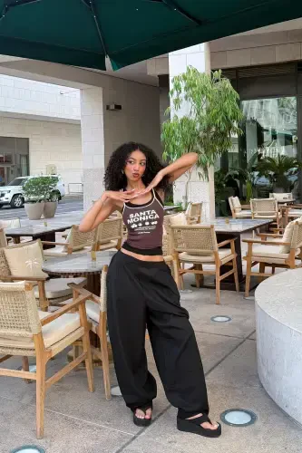 Linen-blend, pleated, balloon-fit trousers. - 1