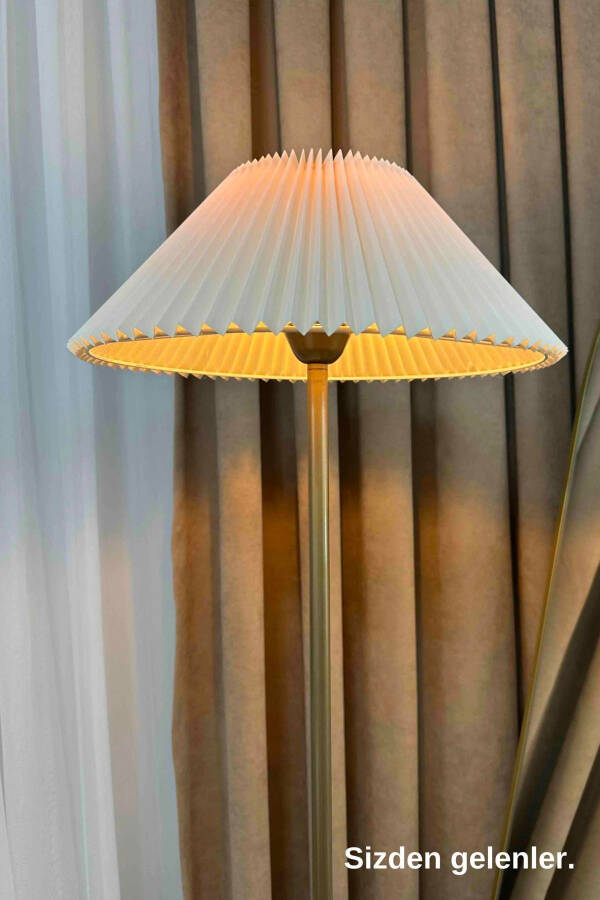 LMD-FR03 Conic Aged Matte Gold Metal Floor Lamp - Broken Cream - 6