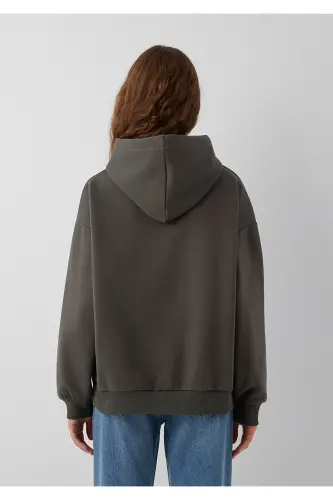 Logo Baskılı Kapüşonlu Haki Sweatshirt 1600361-71598 - Yeşil - 5