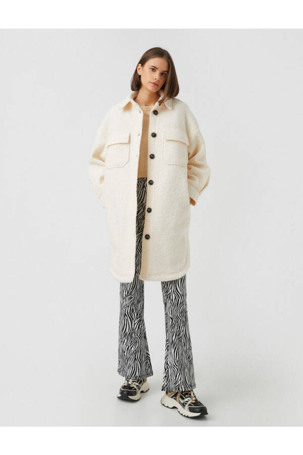 Long coat with a pocket on the collar - 8