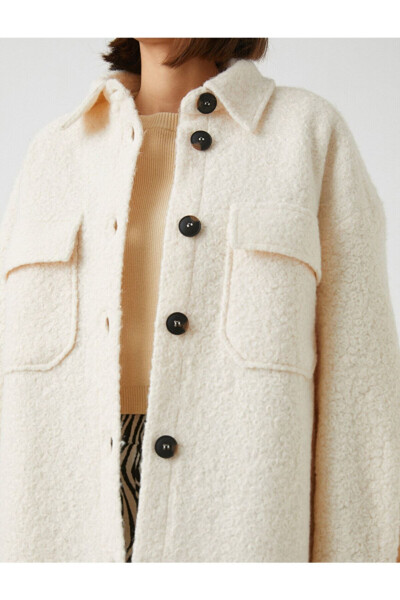 Long coat with a pocket on the collar - 5