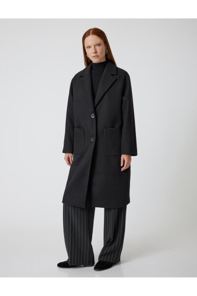 Long, double-breasted, lapel pocket cashmere coat. - 3