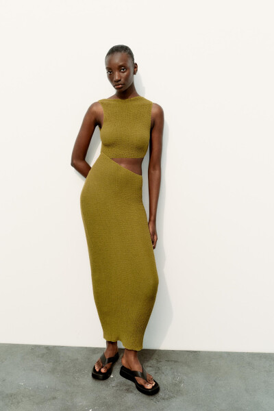 LONG DRESS WITH DECOLLETE DETAIL - Olive Green - 19