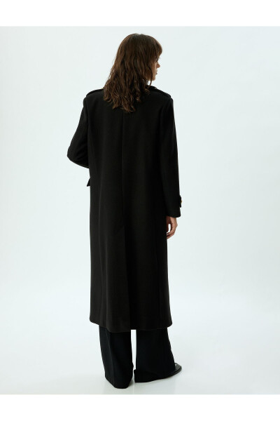 Long, oversized cashmere coat with a lapel collar and buttons. - 5