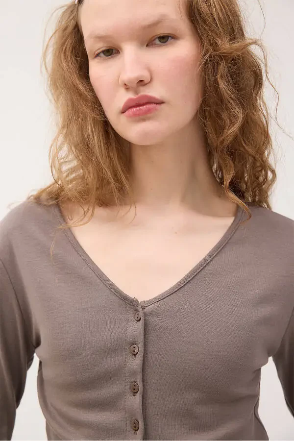 Long Sleeve Buttoned Crop Cardigan H1666-T10 - 3