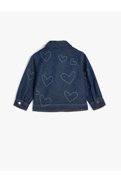 Long-sleeved denim jacket with heart print, pockets and cotton fabric. - 5