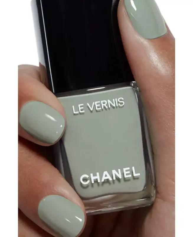 Longwear Nail Colour-131 CAVALIER SEUL - 4