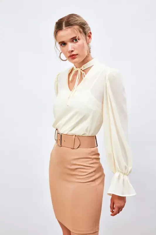 Loose Blouse with Tie Detail at the Collar - CREAM - 4