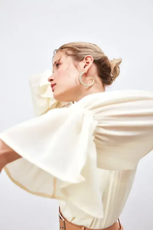 Loose Blouse with Tie Detail at the Collar - CREAM - 5