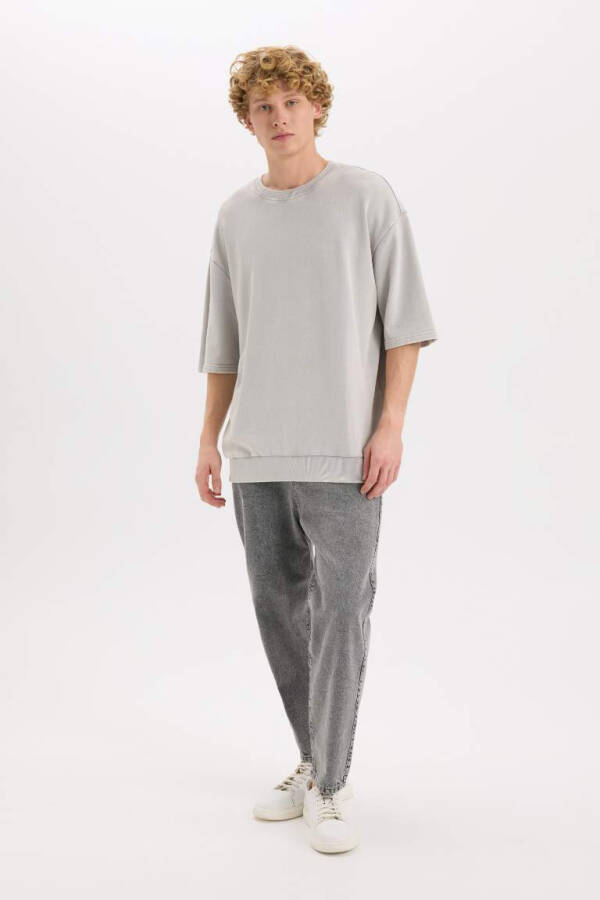 Loose Fit Bisiklet Yaka Yıkamalı Soluk Efektli Kısa Kollu Tişört-Gri - 2