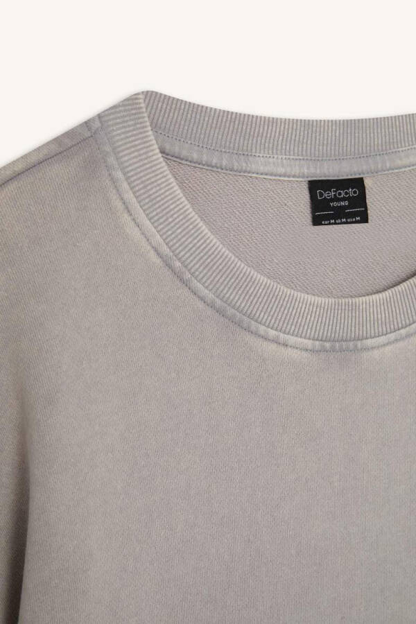 Loose Fit Bisiklet Yaka Yıkamalı Soluk Efektli Kısa Kollu Tişört-Gri - 8