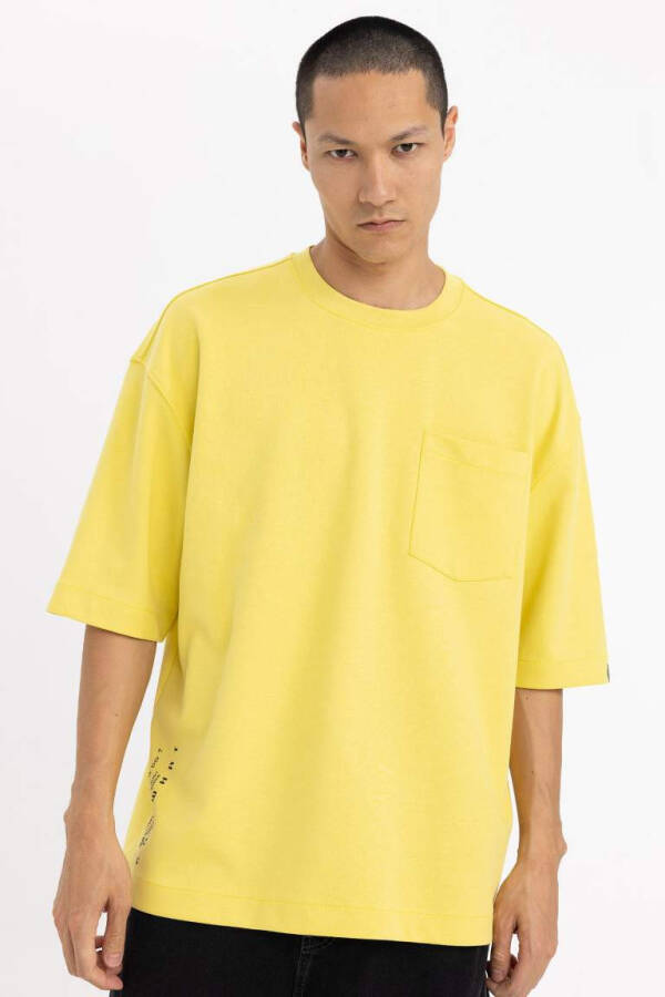 Loose Fit Crew Neck Pocket Printed Short Sleeve Heavy Fabric T-Shirt Yellow - 1