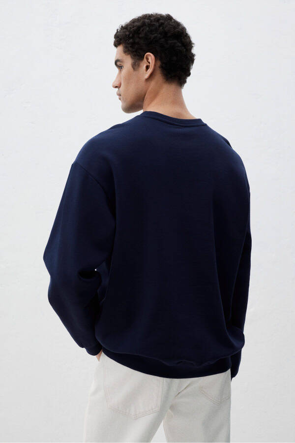 Loose Fit Sweatshirt - 5