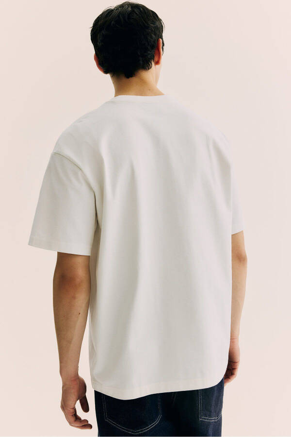 Loose Fit T-shirt - 6