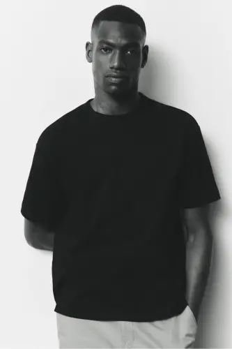 Loose Fit T-shirt - Black - 1