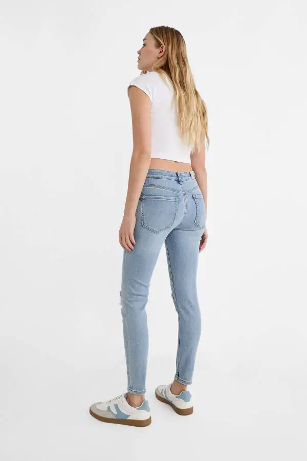 Low Rise Skinny Jeans - 3
