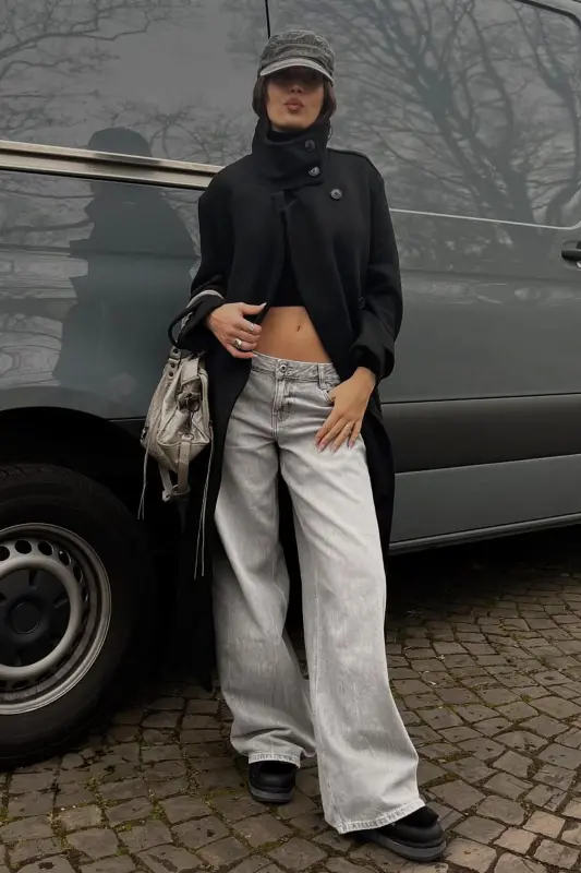 Low-rise wide-leg jeans - BERSHKA