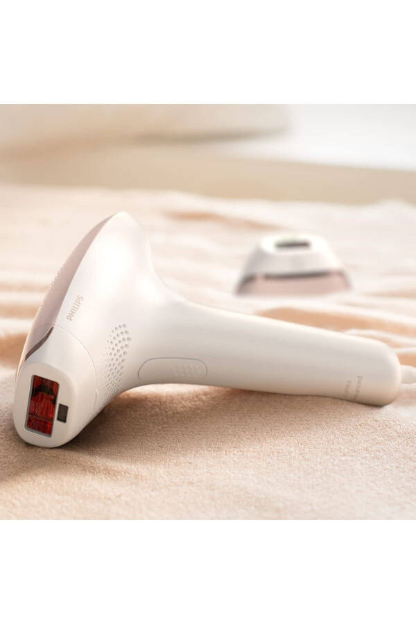 Lumea Advanced IPL Hair Removal Device (2 Heads, Body, Face and Precision Trimmer, Corded) - 3