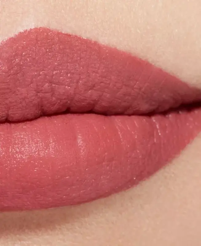 Luminous Matte Lip Colour-63 ESSENTIELLE - 4