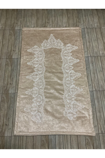 Luxury Velvet Rug - 1