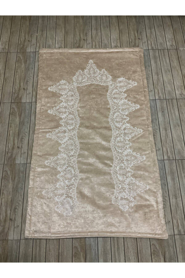 Luxury Velvet Rug - 1