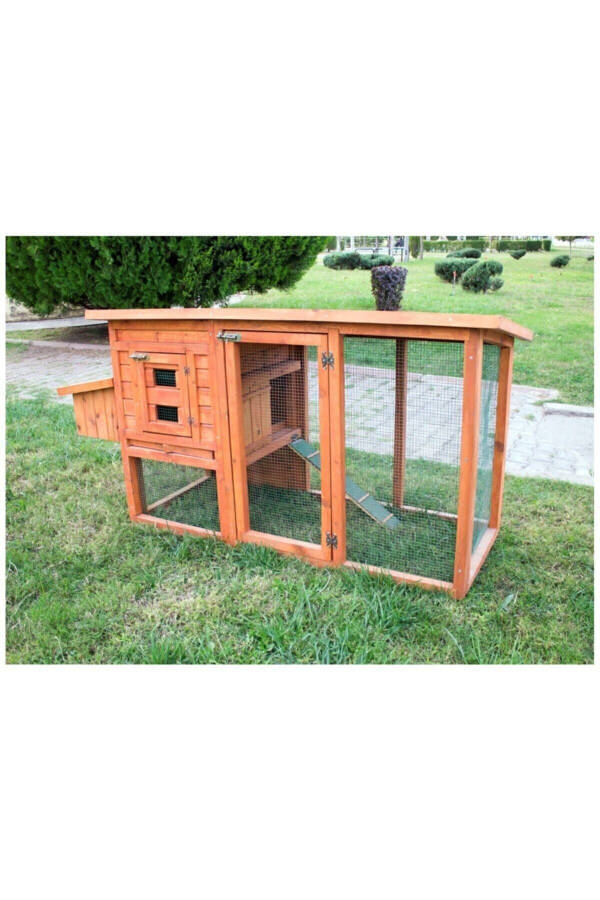 Luxury Wooden Chicken Coop - 9