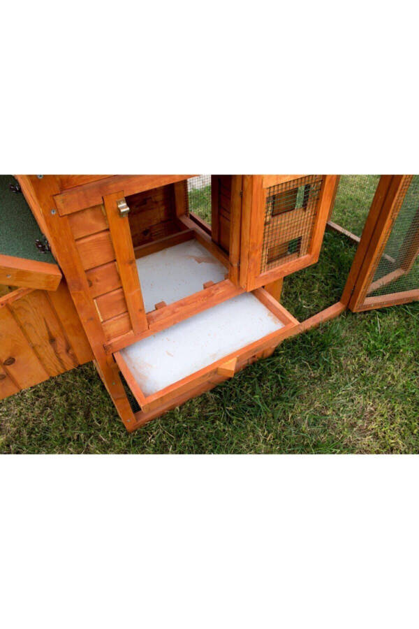 Luxury Wooden Chicken Coop - 4