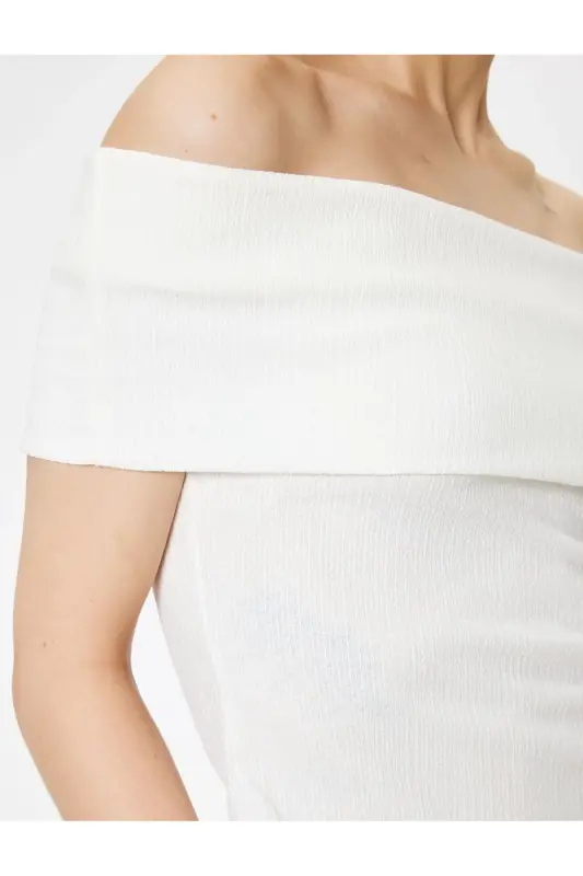 Madonna Off-Shoulder Crop Top Short Sleeve Ruched - 5