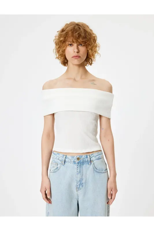 Madonna Yaka Omzu Açık Crop Bluz Kısa Kollu Bürümcük Dokulu Slim Fit - Ekru - 3