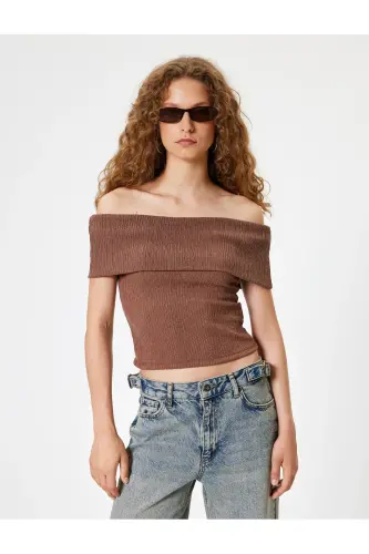 Madonna Yaka Omzu Açık Crop Bluz Kısa Kollu Bürümcük Dokulu Slim Fit - Kahve - 3