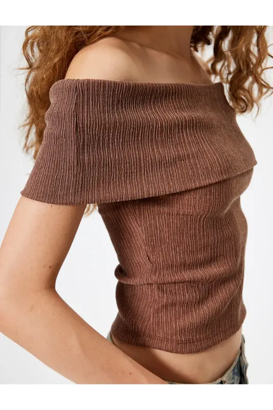Madonna Yaka Omzu Açık Crop Bluz Kısa Kollu Bürümcük Dokulu Slim Fit - Kahve - 5