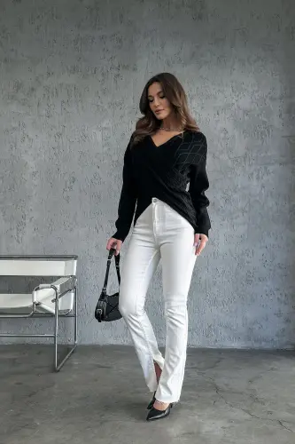 Madonna Yaka Oʻrilgan Tafsilotli Trikotaj Kozok - Qora - NOSIA (1)