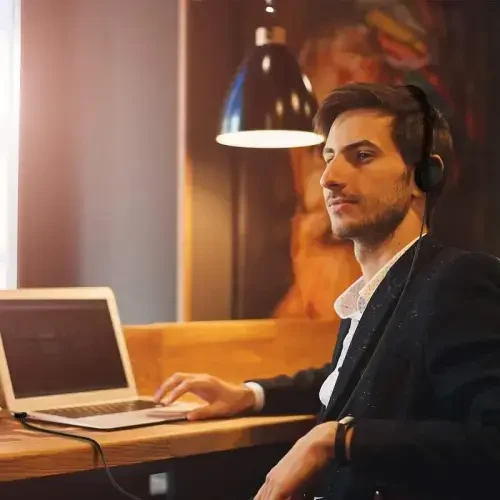 Maeline Kids maktab sinfi K-12, kutubxona, muzey, sayohat uchun naushniklar, sozlanishi mumkin bo'lgan tasma va sun'iy charm yostiqli quloq stereo garniturasi - 3,5 mm vilka - 300 dona - qora - 5