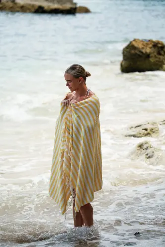 Mare Ochre, Органическая и переработанная смесь хлопка, Большая пляжная сумка в комплекте, Большое банное полотенце, 90x180 см.-Ochre - 5