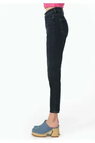 Mom Fit Yüksek Bel Daralan Paça Kadın Koyu İndigo Jean Pantolon - 5