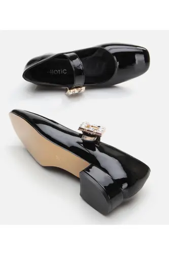 Mary Jane Black Women Chunky Heel - 6