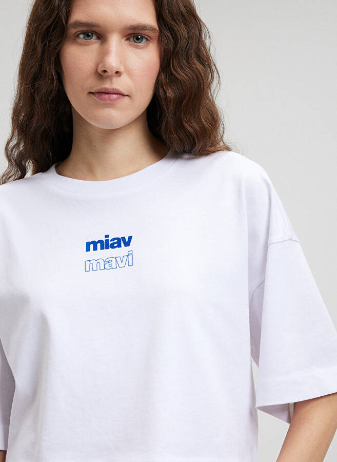 Mavi bisiklet yaka beyaz kadın t-shirt, M1612454-620-MIAV baskılı crop tişört - 2